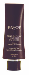 Fond de teint jeunesse du visage